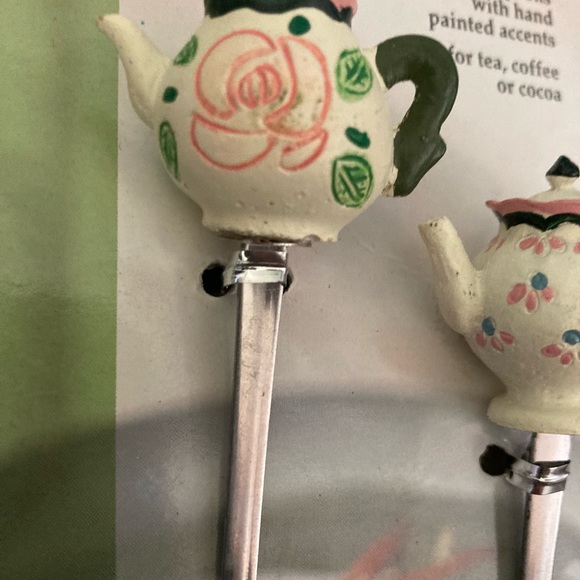 Two Teaspoons Teapot Heads Molded Tea Pots Hand Painted Both Beautiful - Picture 3 of 6